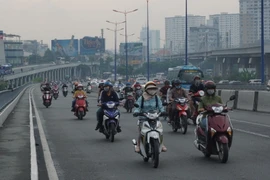 Cầu Sài Gòn thông thoáng hơn sau khi mở rộng làn xe máy