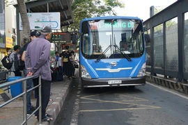Thí điểm thanh toán tự động trên xe buýt đến hết tháng 12