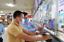 Khai báo y tế bến xe miền Đông: Người biết, người không