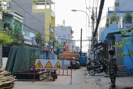 Cấm ô tô lưu thông qua hẻm 10, quốc lộ 13