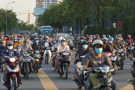 Cận cảnh hàng loạt công trình lớn phía Đông thành phố