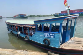 TP.HCM tạm dừng chở khách đến 3 điểm bằng đường thủy