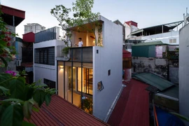 Hóa giải nhà ống 24 m² xen kẹt trong ngách hẹp ở Hà Nội 