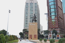 Tượng đài Đức thánh Trần Hưng Đạo trước ngày khánh thành