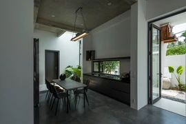 Ngôi nhà 2 mặt tiền cắt vát độc đáo 
