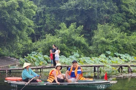 Du lịch tung tour Tết sớm, tăng nhiều khuyến mãi