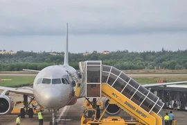 Hàng loạt chuyến bay bị hủy vì ảnh hưởng bão số 5
