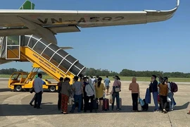'Cháy' vé máy bay Tết về Nghệ An