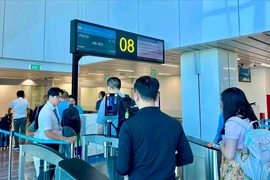 Khách không hành lý ký gửi phải dùng VNeID, kiosk tự phục vụ