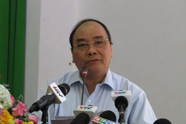 Dừng bớt những cuộc họp không cần thiết để lo chống hạn, mặn
