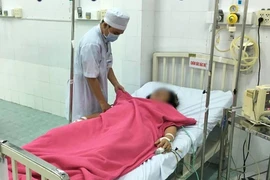 Cứu sống một người mất máu nặng do xuất huyết vết mổ lấy thai