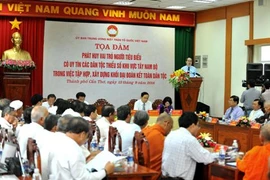 Người có uy tín tham gia giải quyết nhiều vụ việc phức tạp 