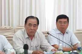 Đi rửa xe cũng bị thu phí