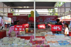 Hội sách Cần Thơ: Nhiều sách hay, giảm giá 50%