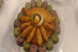 Bánh dân gian Nam Bộ vào tiệc buffet khách sạn
