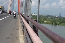 Cứu sống người bị thần kinh nhảy cầu Cần Thơ