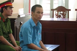 8 người suýt chết vì bị người tâm thần khóa cửa, đốt nhà