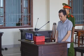 Nghiện đánh bạc, tài xế 'nướng' 4 xe ô tô vào đỏ đen