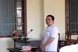 Mang giùm 2 gói ma túy đá: 16 năm tù
