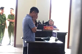 Bị cáo bật khóc khi nghe VKS đề nghị án chung thân