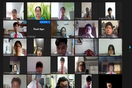 Cần Thơ: Học sinh THCS và THPT bắt đầu tựu trường trực tuyến