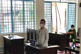 Trộm xong sợ quá đi trả, sau đó lại tiếp tục đi trộm