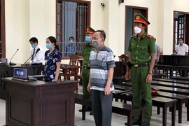 Một cựu quan chức tham ô được nhận lại 300 triệu do nộp thừa tiền khắc phục