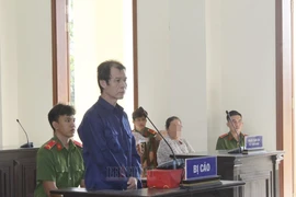 Mâu thuẫn trong việc rót rượu ly nhiều, ly ít, người mất mạng, kẻ đi tù