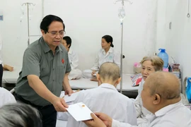 Thủ tướng: Mua ngay mấy máy xạ trị cho BV Ung bướu ở TP Cần Thơ