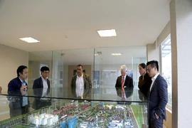 Doanh nghiệp Việt đầu tư làm nhà giá rẻ tại Mỹ
