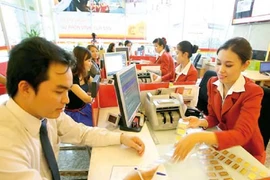 Giá vàng vượt đỉnh 6 tuần, chạm ngưỡng 1.300USD/ounce