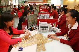 Giá vàng nữ trang đột ngột tăng 'sốc'