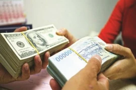 Tỉ giá USD trên thị trường tự do và ngân hàng giảm mạnh