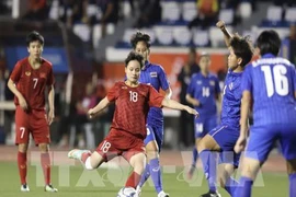 Ngân hàng, địa ốc thưởng nóng cho 'những cô gái vàng' 