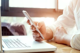 Ông lớn viễn thông thu phí khủng: 820 đồng/tin nhắn