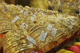 Giá vàng nhẫn bất ngờ tăng vọt