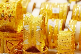 Giá vàng lại nhảy múa bất thường, ông lớn 'bất động' 
