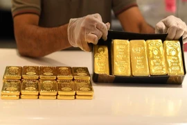 Giá vàng thế giới tăng khủng, trong nước bất ngờ giảm 