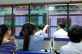 Nhiều hoạt động của công ty chứng khoán bị 'tuýt còi'