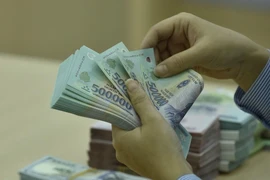 Lãi suất trái phiếu nơi 'bèo', nơi cao ngất ngưởng