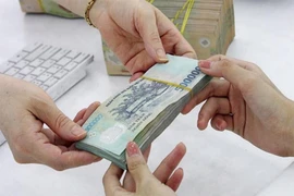 Chờ đợi 'cơn mưa' giảm lãi suất cho vay