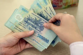 Khó kìm để lãi suất huy động đứng yên