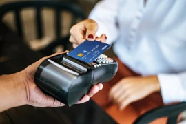 Mới có 6 ngân hàng hoàn tất việc 'khai tử' 100% thẻ từ