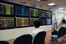 'Bỏng tay' với hàng loạt cổ phiếu tăng nóng
