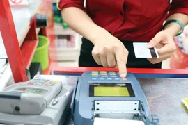Ngân hàng Nhà nước nói gì về thẻ từ ATM sau ngày 31-12?