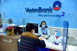 Ngân hàng tăng tốc 'bơm' vốn giá rẻ cho nền kinh tế