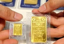 Giá vàng miếng SJC đột ngột lao dốc gần 5,5 triệu đồng/lượng