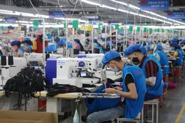 IMF nâng dự báo tăng trưởng kinh tế Việt Nam 