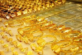 Giá vàng nhẫn 9999 liên tiếp lập kỷ lục mới, nhiều người lời khủng