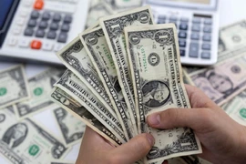 Giá USD chợ đen tiếp tục lao dốc, chưa có dấu hiệu ngừng lại